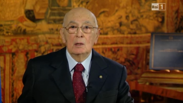 Napolitano, il Messaggio di Fine Anno 2013 in diretta tv a reti unificate (ma non su Rete 4 e Italia 1)